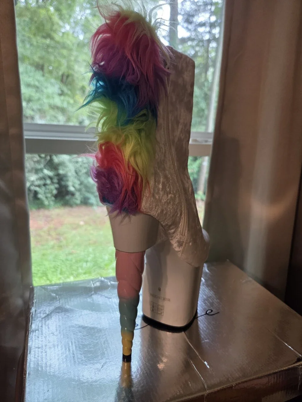 Elle rainbow unicorn